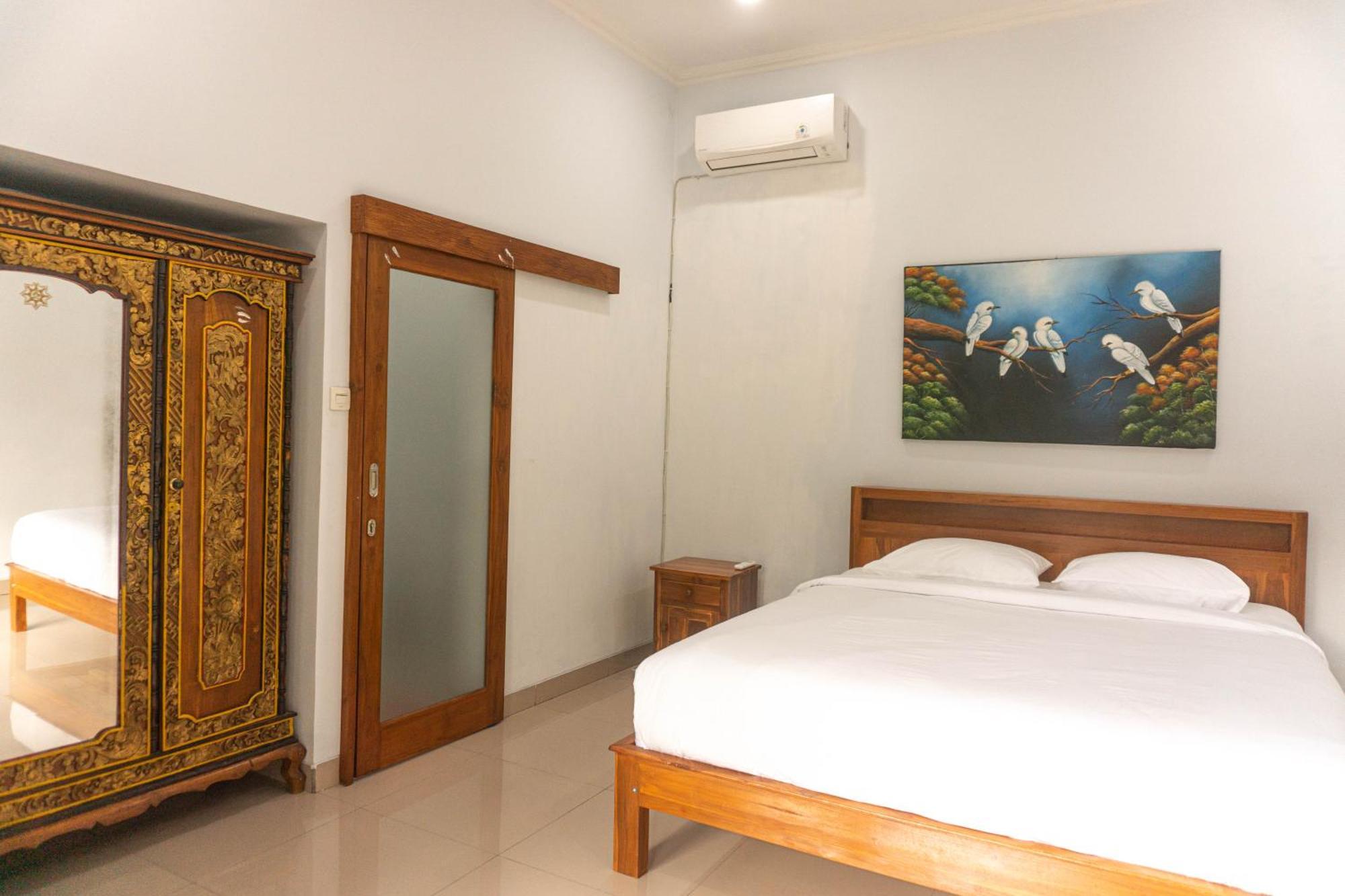Srinadi Guest House Lovina Exterior photo